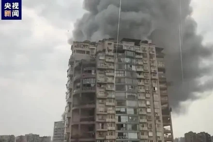 Hiện trường vụ cháy. (Ảnh cắt từ clip của CCTV)