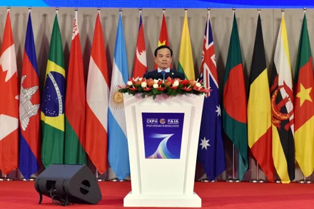 Phó Thủ tướng Trần Lưu Quang phát biểu tại lễ khai mạc Hội chợ Trung Quốc-Nam Á và Hội chợ xuất nhập khẩu Côn Minh.