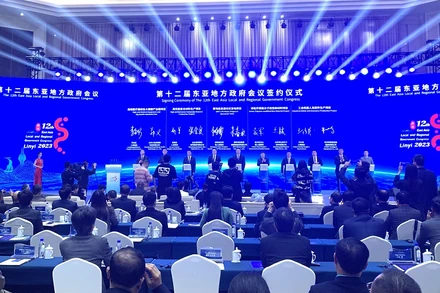 Lễ ký kết các thỏa thuận hợp tác trong khuôn khổ Hội nghị. (Ảnh: HỮU HƯNG)