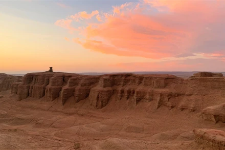 "Thành phố ma quỷ" lúc hoàng hôn. (Ảnh: HỮU HƯNG)