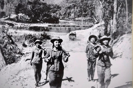 Những cô gái mở đường Trường Sơn đẹp như trong "Bài ca mở đường". Ảnh: Hoàng Kim Đáng