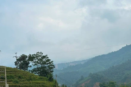 Hành trình vượt qua những mối nguy hiểm khôn lường vẫn còn đang rình rập.