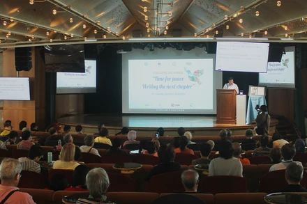 Chương trình "Viết tiếp câu chuyện hòa bình" mang thông điệp về tình đoàn kết, nỗ lực tiếp tục gìn giữ hòa bình tới thế hệ trẻ.