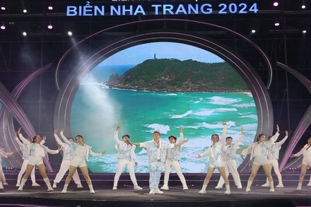 Một tiết mục trong Lễ Khai mạc Liên hoan du lịch biển Nha Trang lần thứ 2, năm 2024. (Ảnh: NGỌC HÒA)