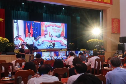 Khánh Hòa chúc Tết trực tuyến cán bộ, chiến sĩ, nhân dân huyện đảo Trường Sa 