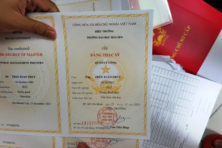 Các loại giấy tờ giả do các đối tượng sản xuất.