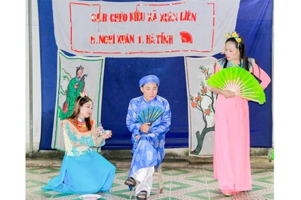 Buổi tập luyện của Câu lạc bộ Chèo Kiều xã Xuân Liên, huyện Nghi Xuân. (Ảnh: ĐẬU HÀ)