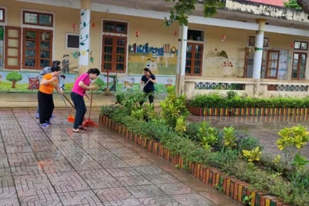 Các trường học ở Hương Khê chú trọng công tác bảo đảm an toàn, vệ sinh sạch sẽ trong mùa mưa lũ.