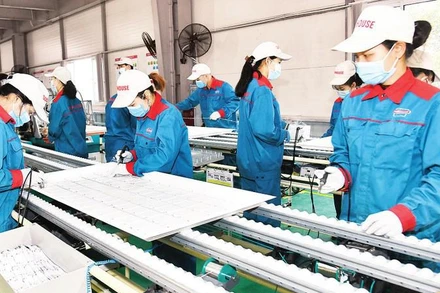 Lao động tại nhà máy của Tập đoàn Sunhouse, Hà Nội (Ảnh minh họa: Đăng Duy).