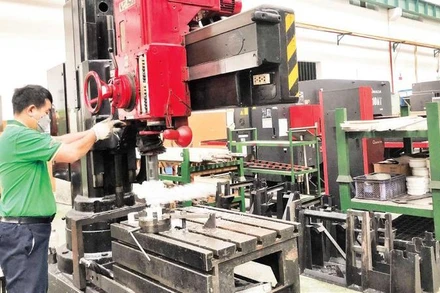 Lao động tại Công ty CP Kỹ nghệ lạnh Á Châu (Arico), Thành phố Hồ Chí Minh (Ảnh minh họa: Phương Vy).