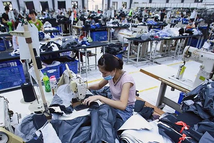 Lao động tại Công ty TNHH Kydo Việt Nam, Hưng Yên (Ảnh: Viết Chung).