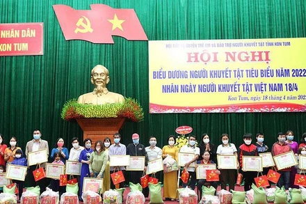 Kon Tum biểu dương người khuyết tật tiêu biểu năm 2022 ngày18/4/2022. (Ảnh: Phúc Thắng)