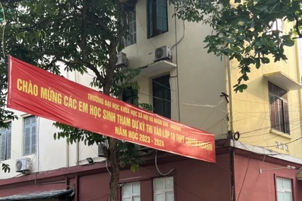 Điểm chuẩn vào lớp 10 Trường chuyên Khoa học xã hội và Nhân văn