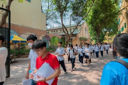 Thí sinh tham dự kỳ thi tuyển sinh vào lớp 10 tại Trường THPT Việt Đức (Hà Nội) (Ảnh: Trường THPT Việt Đức) 