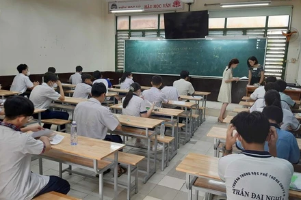 Thí sinh tại Thành phố Hồ Chí Minh tham dự kỳ thi tuyển sinh vào lớp 10 (Ảnh: THẾ ANH)