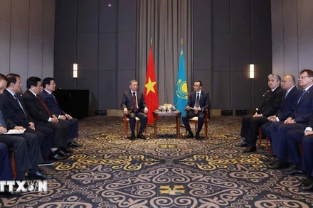 Tổng Bí thư Tô Lâm hội kiến Chủ tịch Thượng viện Kazakhstan Maulen Ashimbayev. (Ảnh: Thống Nhất/TTXVN)