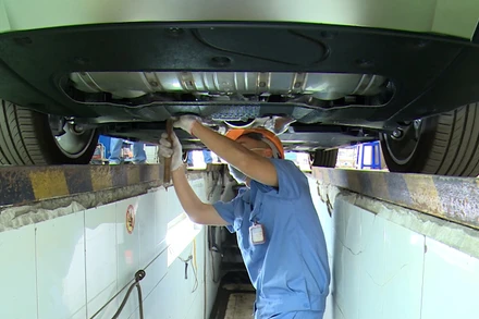 [Video] Ách tắc trong hoạt động kiểm định đối với xe quá khổ, quá tải 