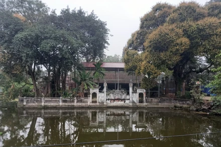 Vướng mắc kéo dài về thủ tục dự án tu bổ, tôn tạo khiến cho đình Phú Lương Thượng (xã Quảng Phú Cầu, huyện Ứng Hòa, thành phố Hà Nội) xuống cấp nghiêm trọng. Ảnh: NGUYỄN ANH