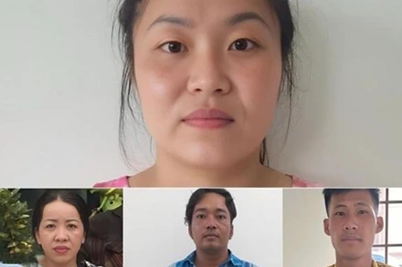 Các bị can Huỳnh Thị Ngọc Thảo (ảnh lớn) và Quách Thị Hoa, Lê Quang Tý, Hoàng Văn Cường (từ trái sang phải). (Ảnh: TRỌNG NGUYỄN)