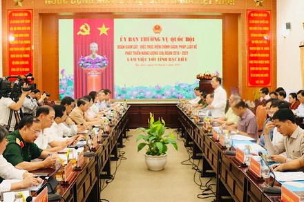 Quang cảnh buổi làm việc.