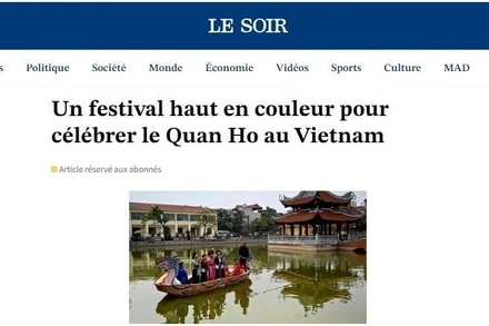 Bài viết "Lễ hội Lim rực rỡ sắc màu tôn vinh dân ca quan họ" đăng trên Báo "Le Soir" của Bỉ. (Ảnh: TTXVN phát)