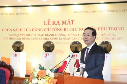 Đồng chí Võ Văn Thưởng, Ủy viên Bộ Chính trị, Thường trực Ban Bí thư phát biểu tại buổi lễ ra mắt cuốn sách ngày 2/2/2023. (Ảnh: TTXVN)