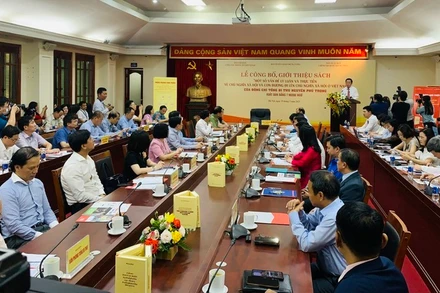 Buổi ra mắt bộ sách "Một số vấn đề về chủ nghĩa xã hội và con đường đi lên chủ nghĩa xã hội ở Việt Nam" thu hút đông đảo đại biểu tham dự.