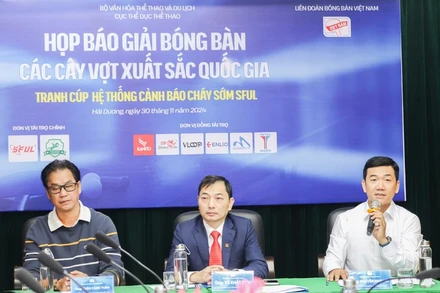 Lãnh đạo Liên đoàn Bóng bàn Việt Nam và Sở Văn hóa, Thể thao và Du lịch tỉnh Hải Dương cung cấp thông tin về giải đấu tại cuộc họp báo.