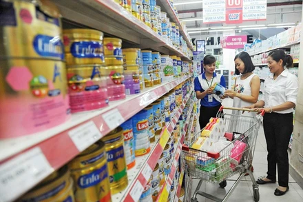 Sức tiêu dùng nội địa giảm đáng kể. Ảnh: HẢI ANH