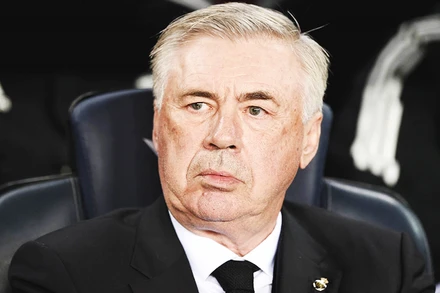 Real tìm người thay HLV Ancelotti
