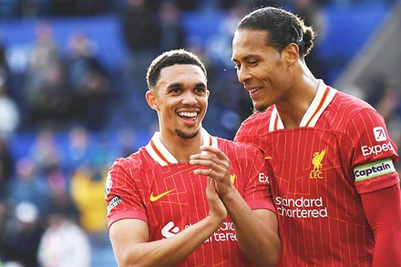 Liverpool chờ mở tiệc