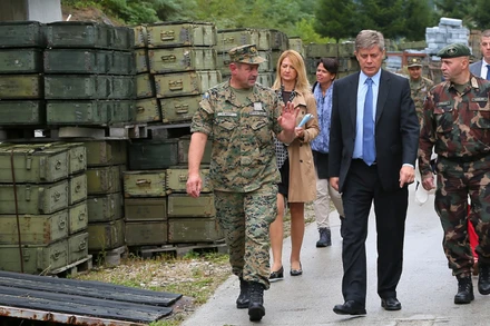 [Video] Cuộc chiến thuế quan đe dọa nguồn cung ứng vũ khí cho Ukraine