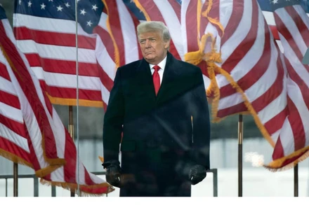 [Video] Tỷ lệ ủng hộ ông D. Trump chạm đáy kể từ khi tái đắc cử