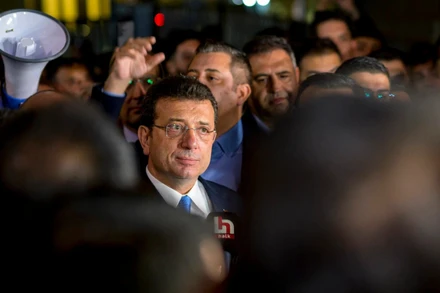 [Video] Thị trưởng Istanbul và khoảng 100 người bị bắt vì cáo buộc tham nhũng