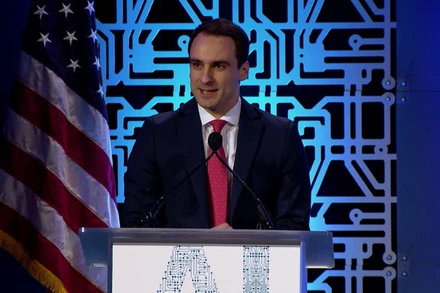 [Video] Nhà Trắng tuyên bố sở hữu công nghệ có thể “tác động thời gian và không gian”