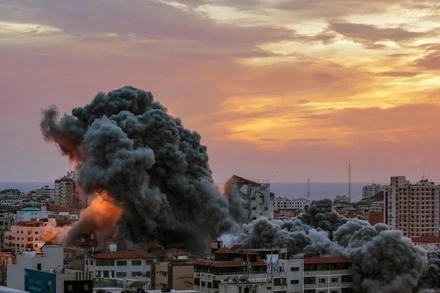 [Video] Israel tiếp tục không kích gần Dinh Tổng thống Syria