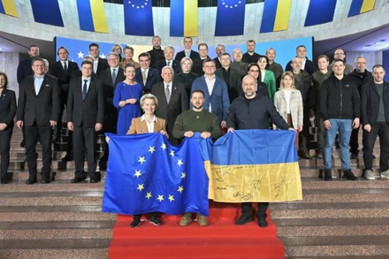 [Video] Châu Âu ở thế khó khi Mỹ đề xuất Crimea là lãnh thổ của Nga