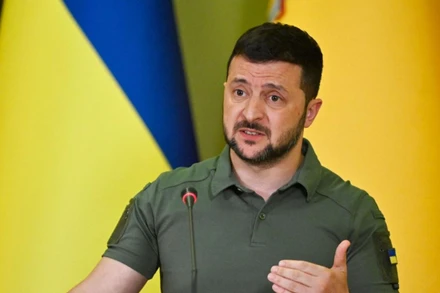 [Video] Tổng thống Ukraine trình Quốc hội gia hạn thiết quân luật