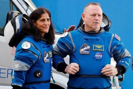 [Video] Các phi hành gia Mỹ mắc kẹt trên ISS vẫn chưa thể trở về