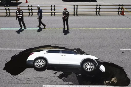 [Video] Hé lộ “thủ phạm” tạo ra “hố tử thần” ở Hàn Quốc