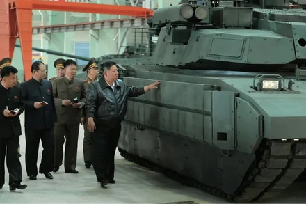 [Video] Triều Tiên hé lộ biến thể xe tăng mới