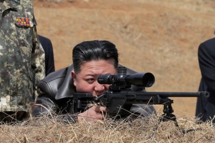 [Video] Ông Kim Jong Un thử súng bắn tỉa thế hệ mới của đặc nhiệm Triều Tiên