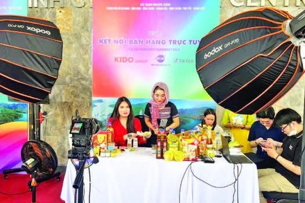 Thành phố Hồ Chí Minh hỗ trợ doanh nghiệp bán hàng trên các nền tảng xã hội.