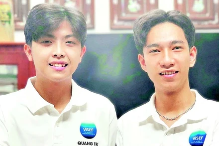 Cao Trung Quân (bên trái) và Lê Minh Hiếu luôn là đôi bạn thân.