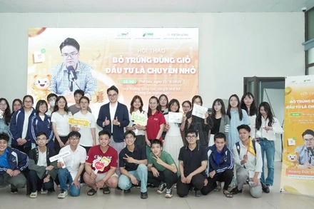 Hội thảo kiến thức tài chính “Bỏ trứng đúng giỏ – Đầu tư là chuyện nhỏ” thu hút đông đảo sự tham gia của các bạn sinh viên. (Ảnh: BTC)