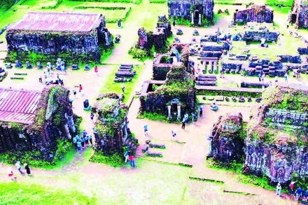 Di sản văn hóa thế giới Mỹ Sơn nhìn từ trên cao.