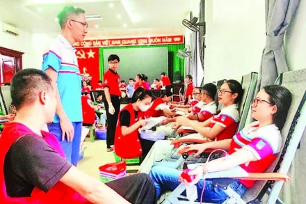 Thanh niên Công ty xăng dầu Thanh Hóa hưởng ứng Chương trình "Hành trình đỏ-Kết nối dòng máu Việt".