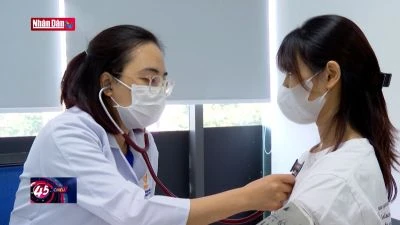 Lo ngại dịch bệnh bạch hầu, người dân chủ động đi tiêm phòng