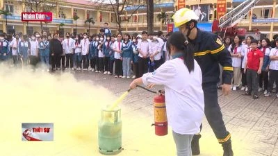 Trang bị kỹ năng phòng chống cháy nổ cho học sinh