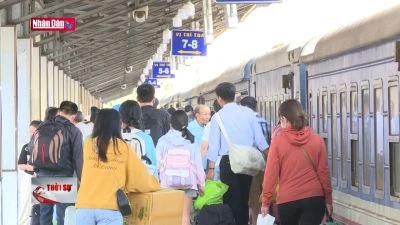 Ga Sài Gòn nhộn nhịp người về quê đón Tết